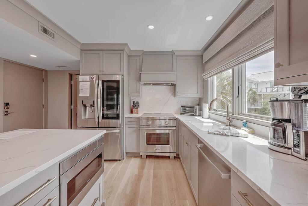 New Listing! Seagrove Villa 3A - Luxurious Ocean View! جزيرة النخيل المظهر الخارجي الصورة